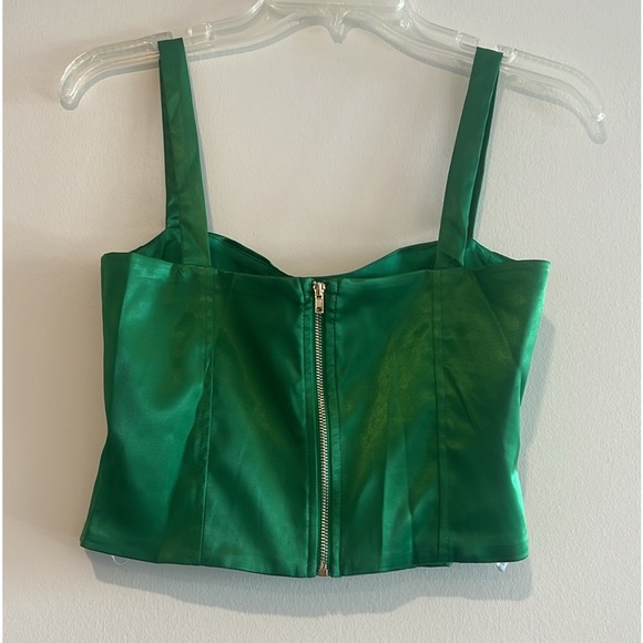 Superdown green crop top from revolve - Picture 2 of 4